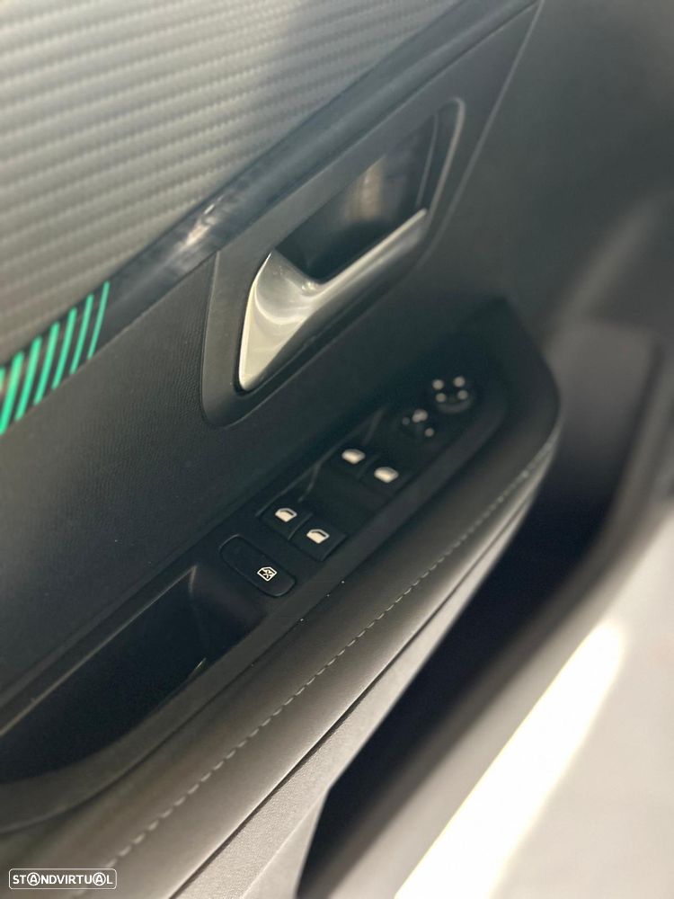 Peugeot 208 PureTech 100 Allure - 16