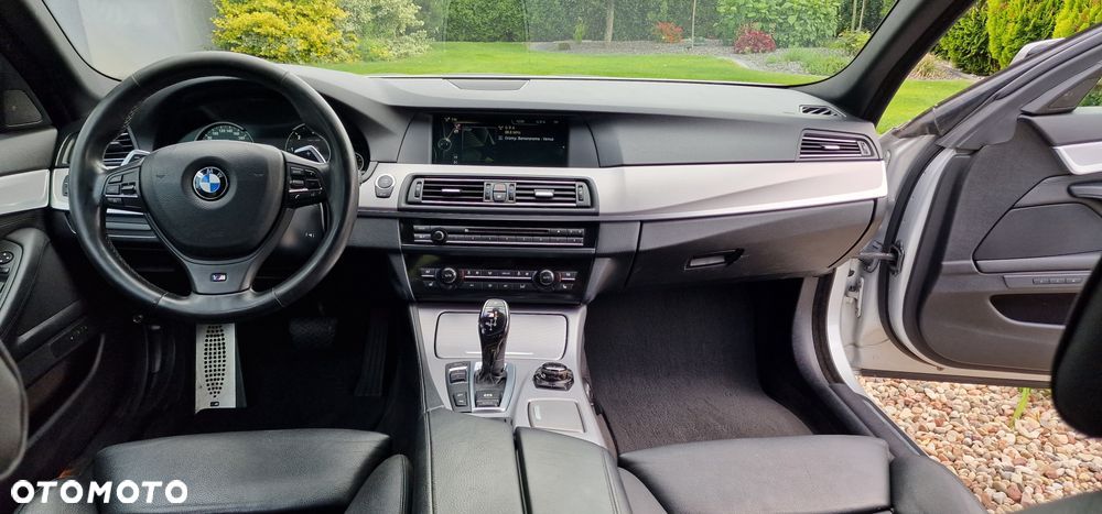 BMW Seria 5 M550d xDrive Touring Sport-Aut - 13