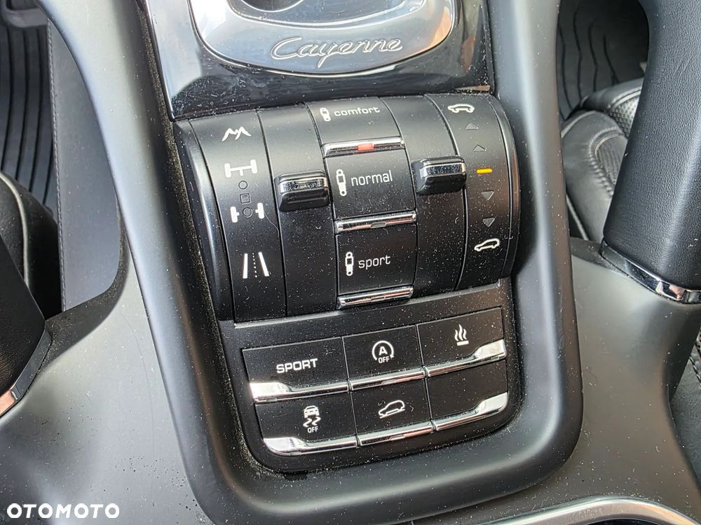Porsche Cayenne - 16