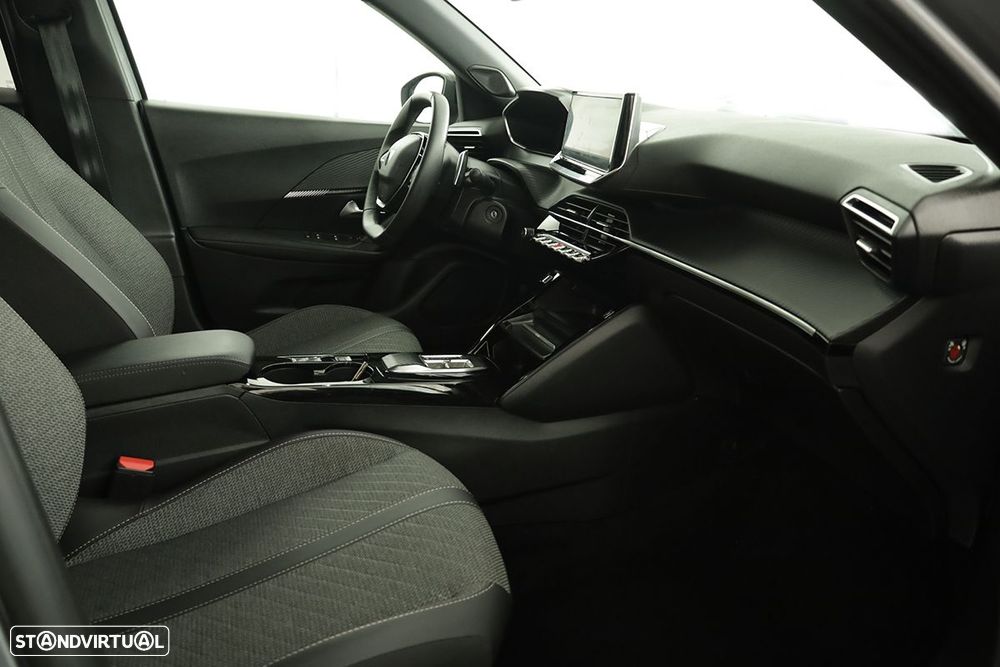 Peugeot 2008 1.2 PureTech Allure EAT8 - 20