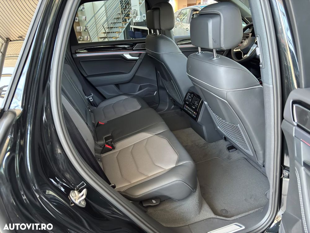 Volkswagen Touareg V6 TDI 4MOTION R-Line - 12