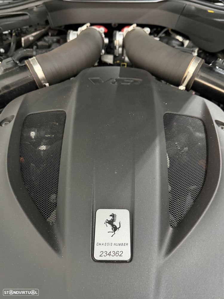 Ferrari GTC4 Lusso - 48