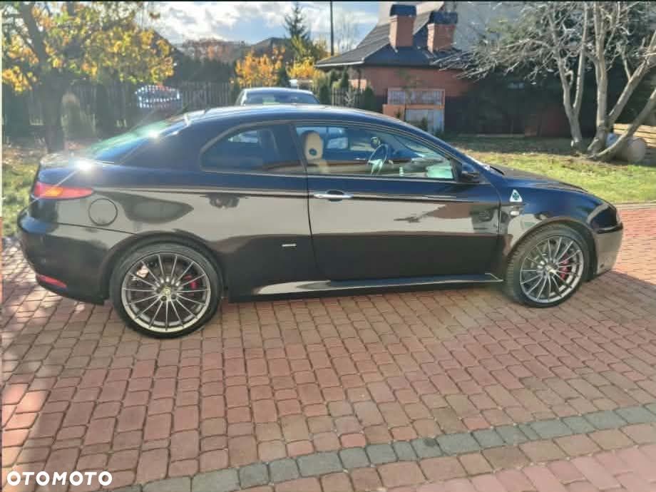 Alfa Romeo GT - 2