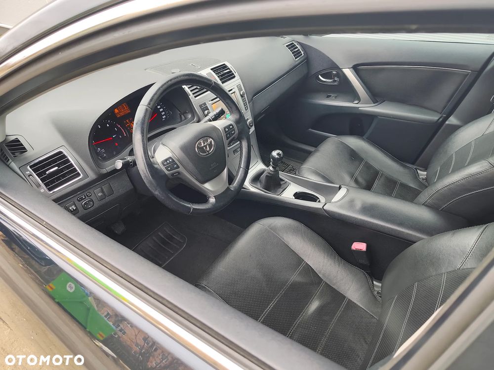 Toyota Avensis 2.0 D-4D Comfort - 22