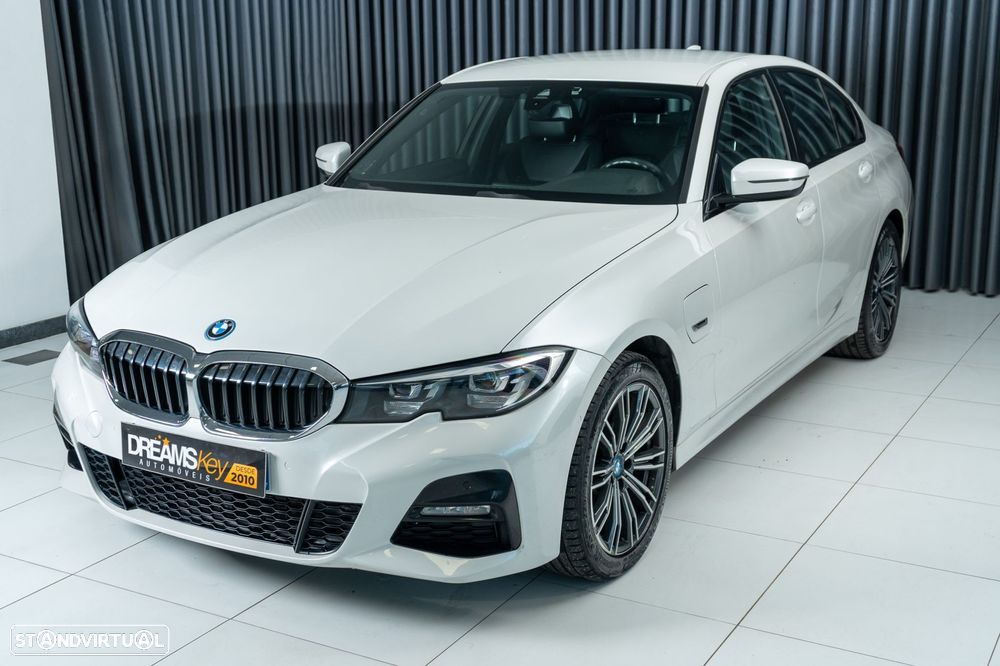 BMW 320 e Pack M Auto - 36