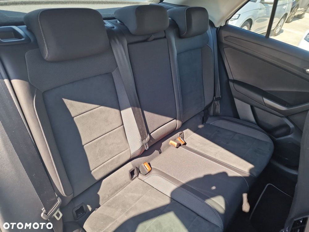 Volkswagen T-Roc - 23