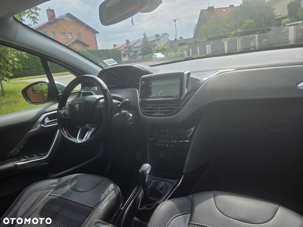 Peugeot 2008 1.2 Pure Tech Style EU6 - 8