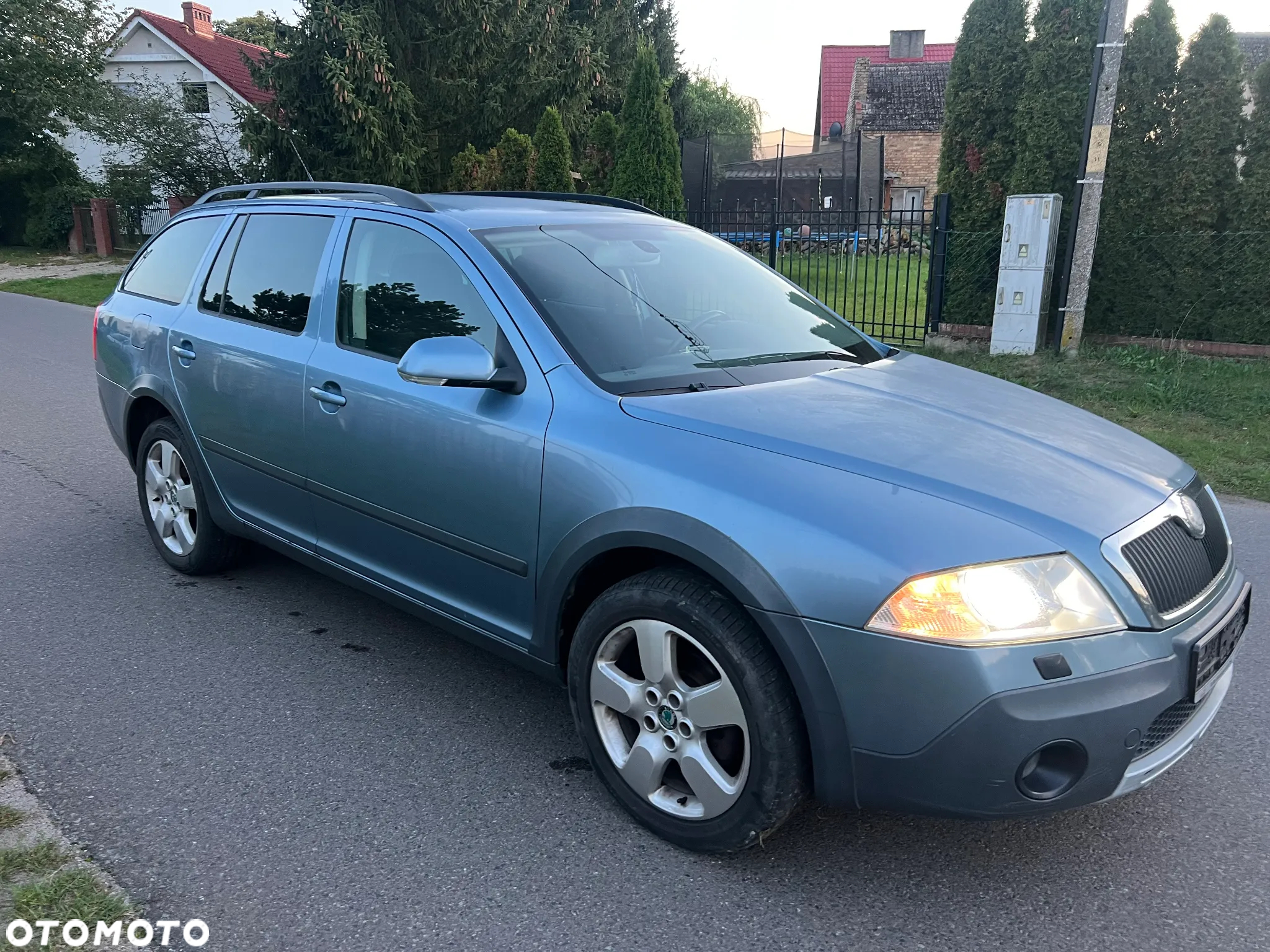 Skoda Octavia Combi 2.0 TDI DPF Scout 4x4 - 2