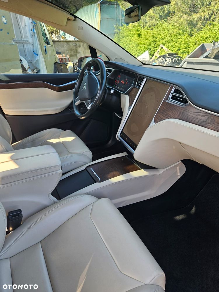 Tesla Model X 75D Allradantrieb - 27