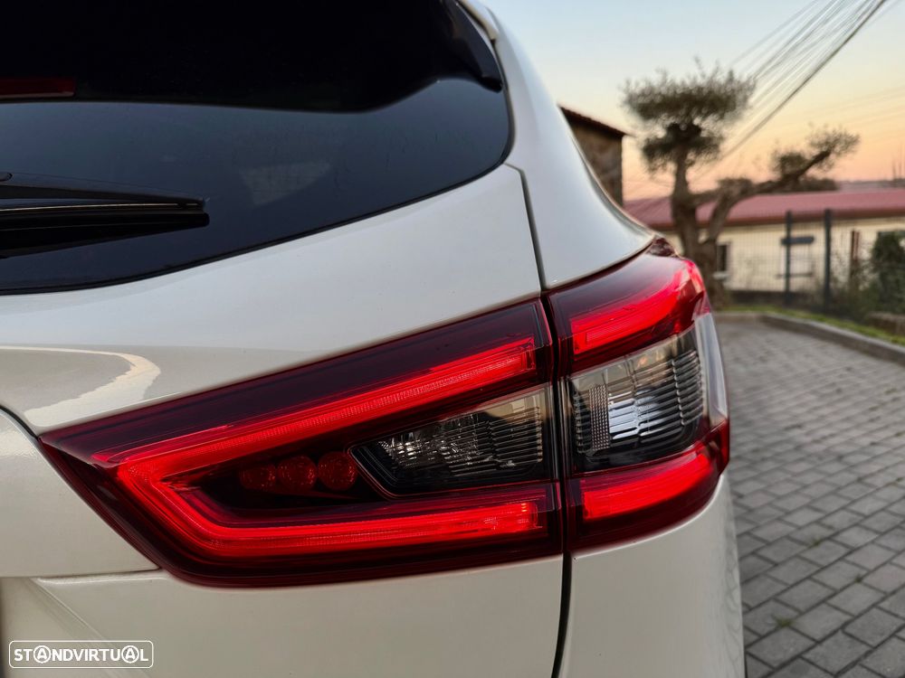 Nissan Qashqai 1.5 dCi Tekna Premium - 17
