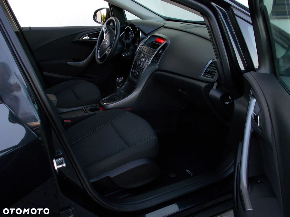 Opel Astra IV 1.4 T Cosmo - 10