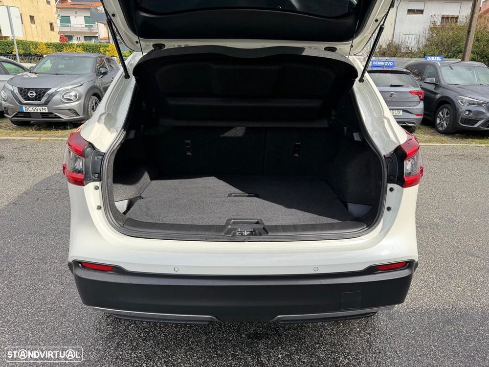 Nissan Qashqai 1.5 dCi N-Connecta J18+Led - 13