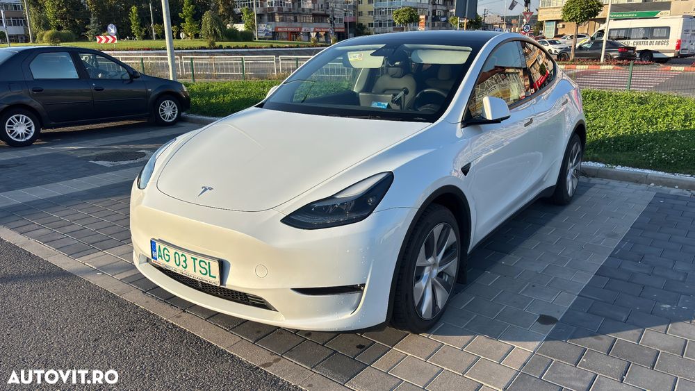 Tesla Model Y - 3
