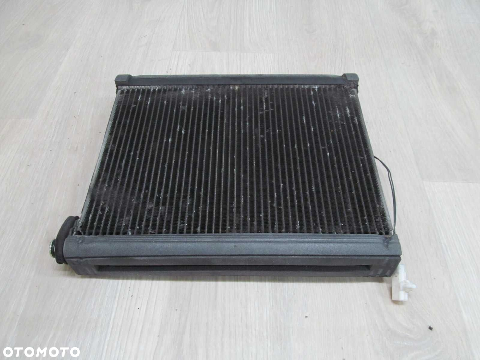 JAGUAR XF 08-14 NAGRZEWNICA CHLODNICZKA KLIMATYZACJI 03K12A4-852 - 3