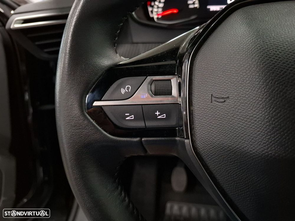 Peugeot 2008 1.2 PureTech Active - 16