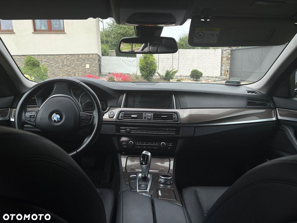 BMW Seria 5 520d Luxury Line - 12