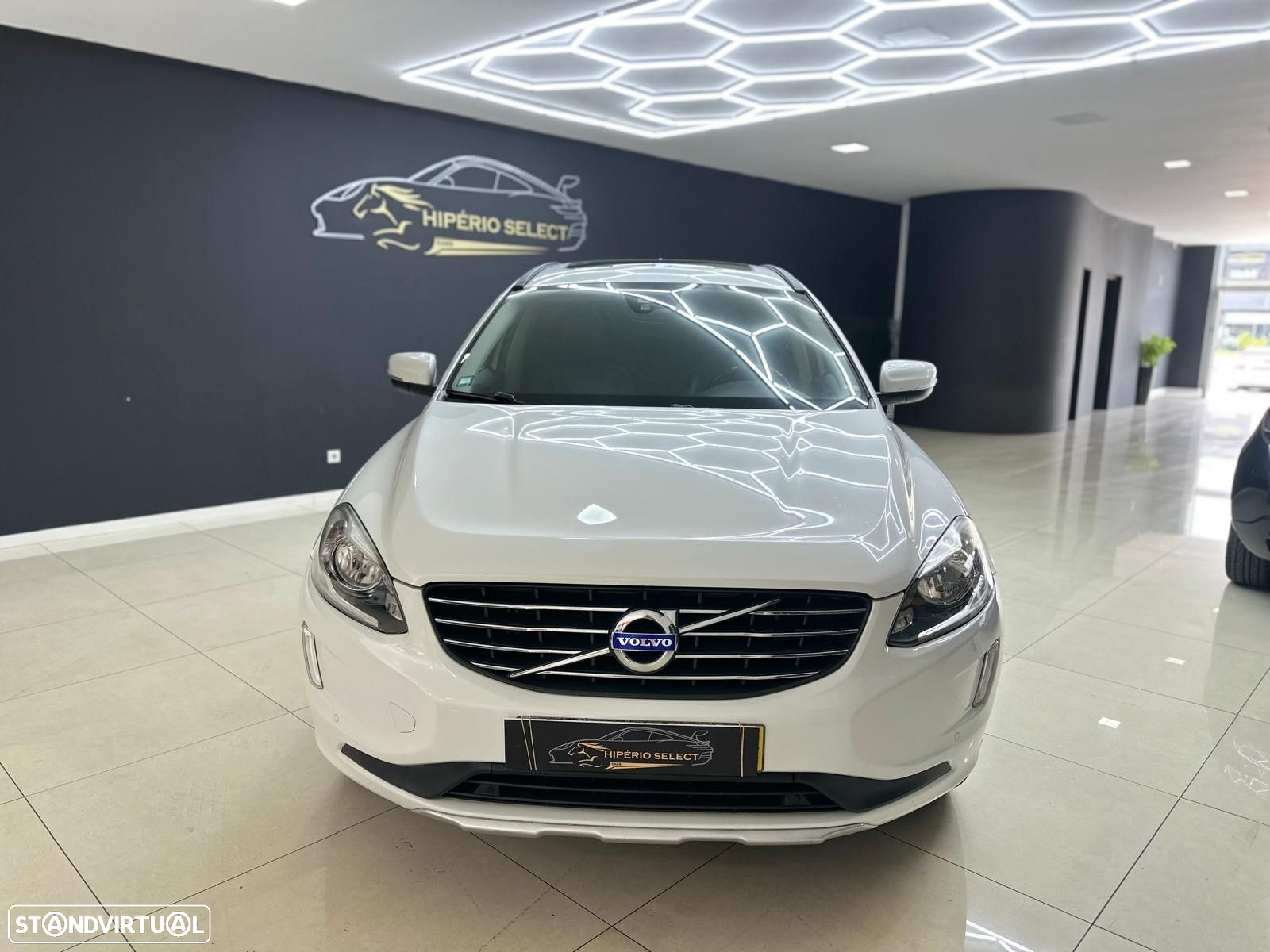 Volvo XC 60 2.0 D4 R-Design Momentum - 2