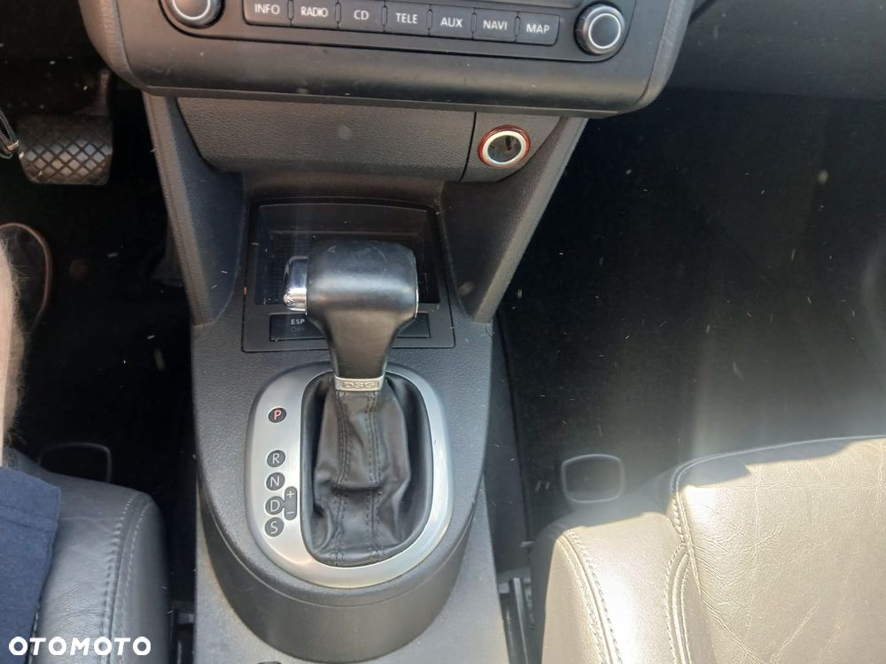 Volkswagen Touran 2.0 TDI DPF DSG Highline - 13