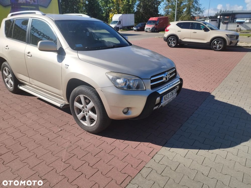 Toyota RAV4 - 1