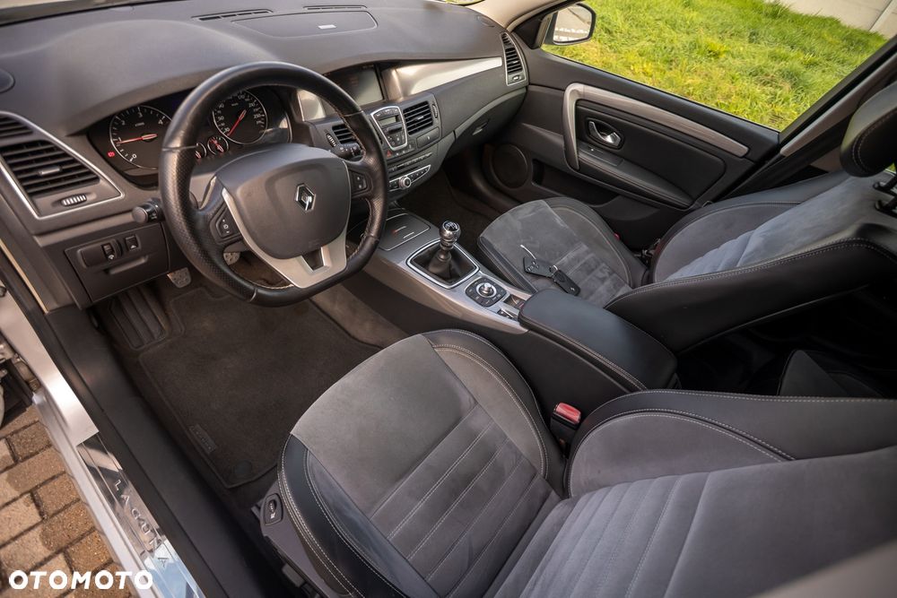 Renault Laguna dCi 150 FAP GT - 17
