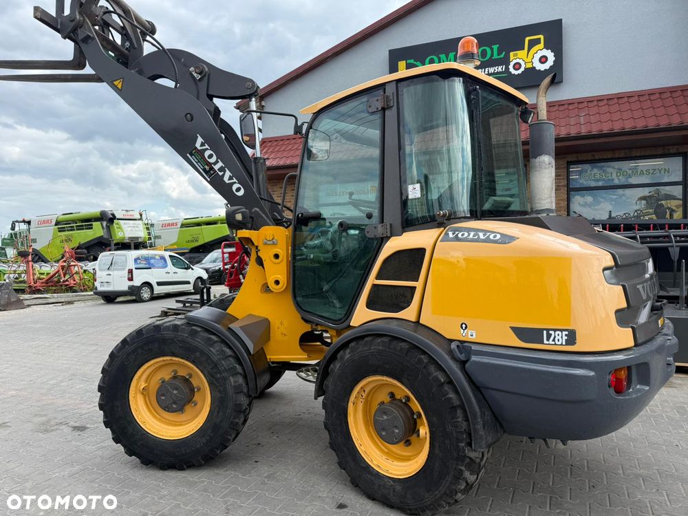 Volvo L 28 F   30  JCB - 10