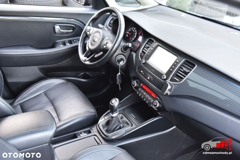 Kia Carens - 25