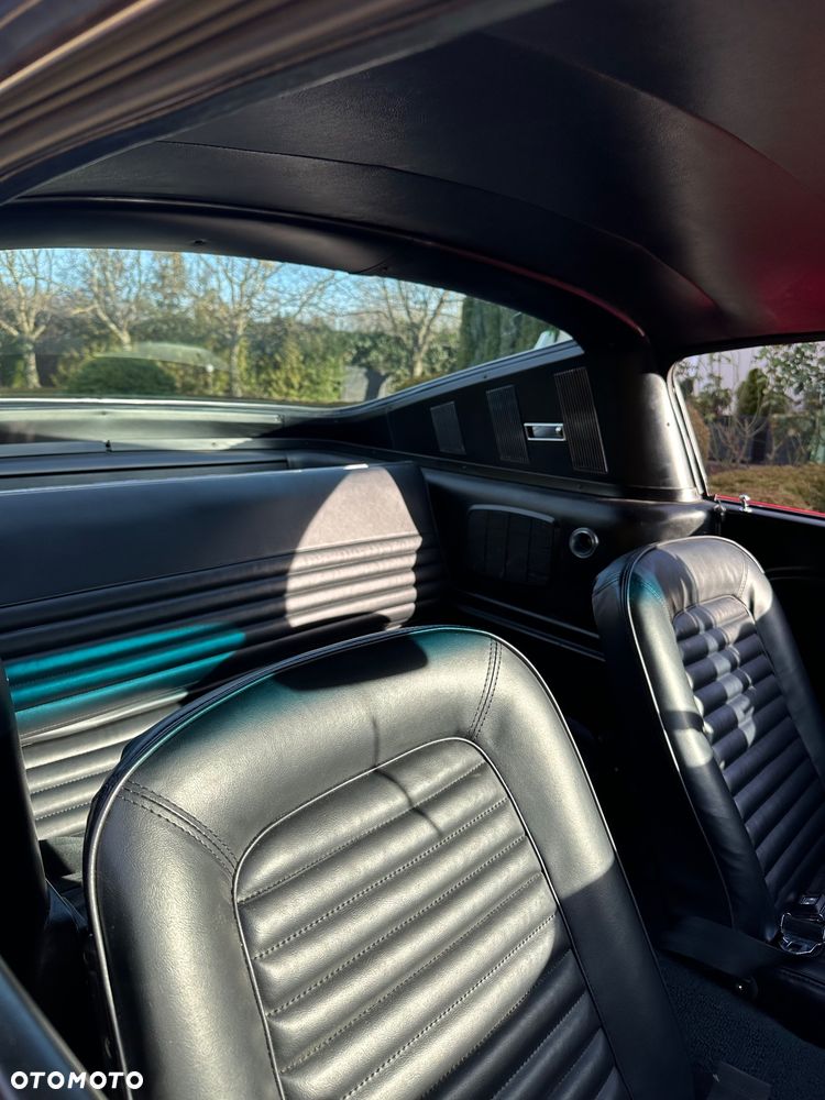 Ford Mustang - 16