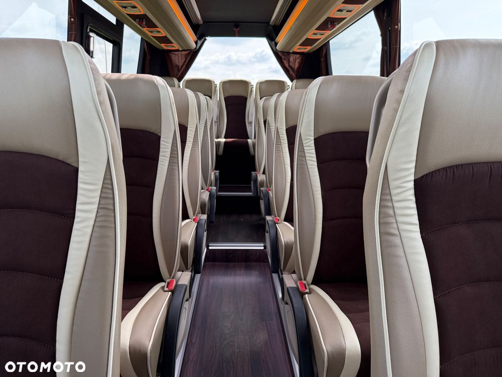 Mercedes-Benz Sprinter 519 - 19