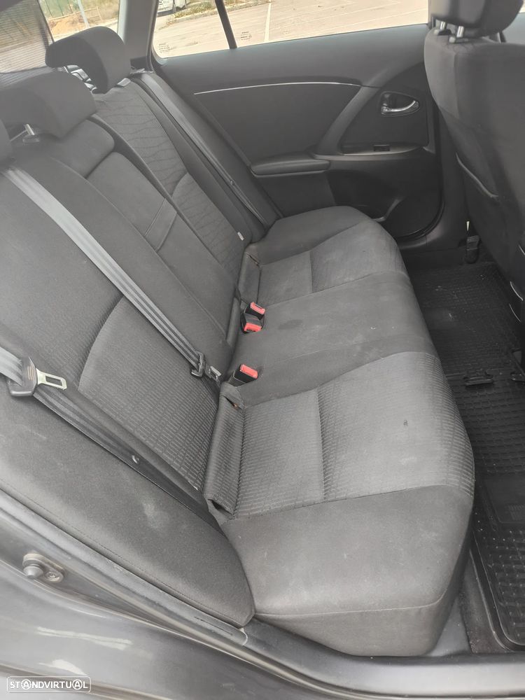 Toyota Avensis SW - 12