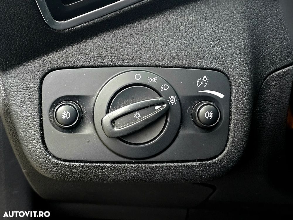 Ford Kuga 2.0 TDCi Powershift 4WD Titanium - 33