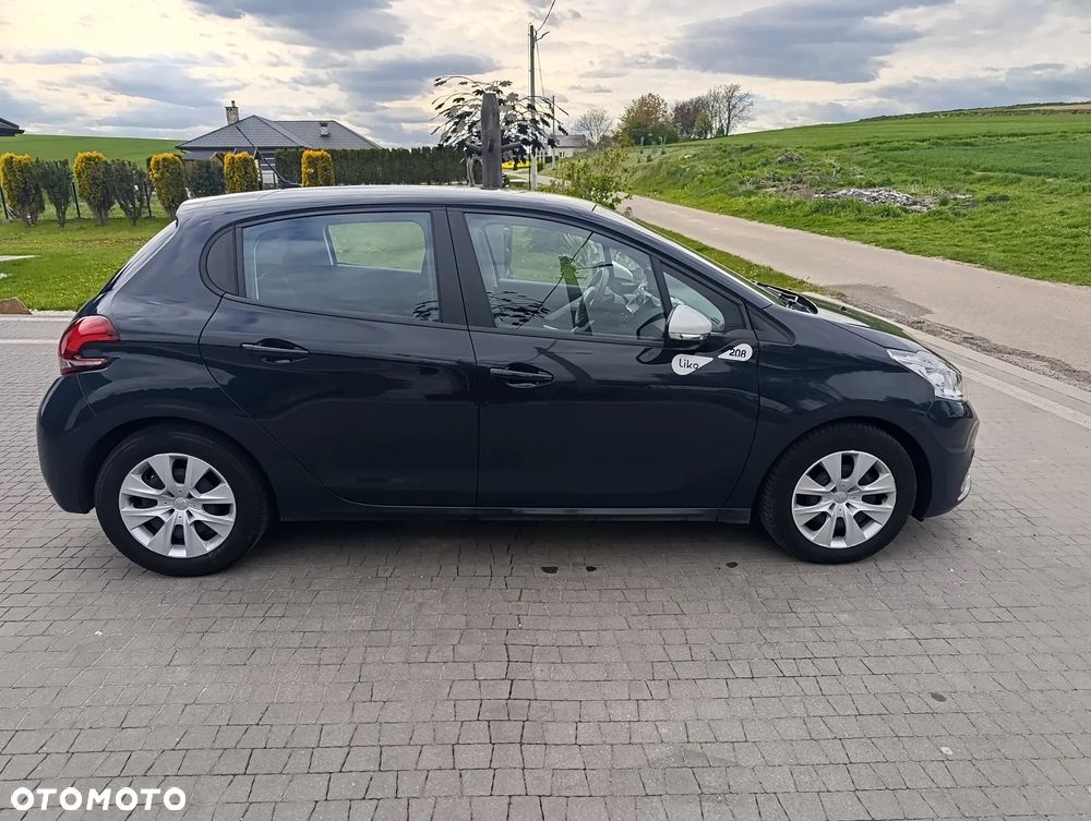Peugeot 208 - 5