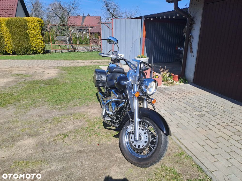Suzuki Intruder - 3