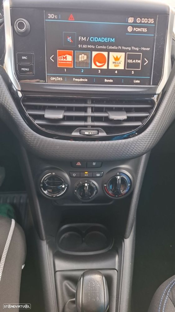 Peugeot 208 1.2 PureTech Signature - 15