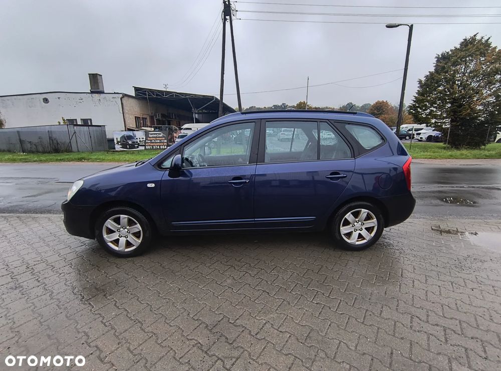 Kia Carens - 9