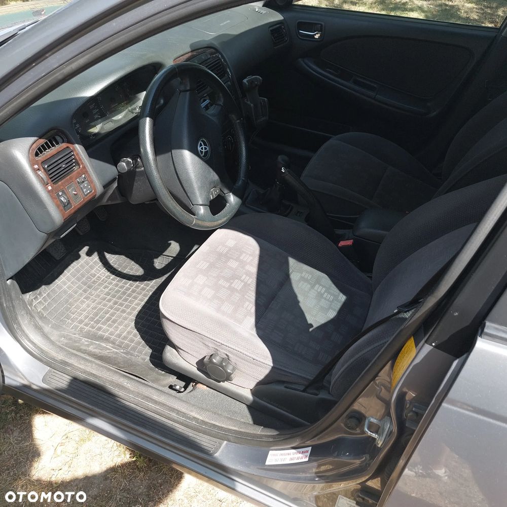 Toyota Avensis 2.0 VVT-i Sol - 10