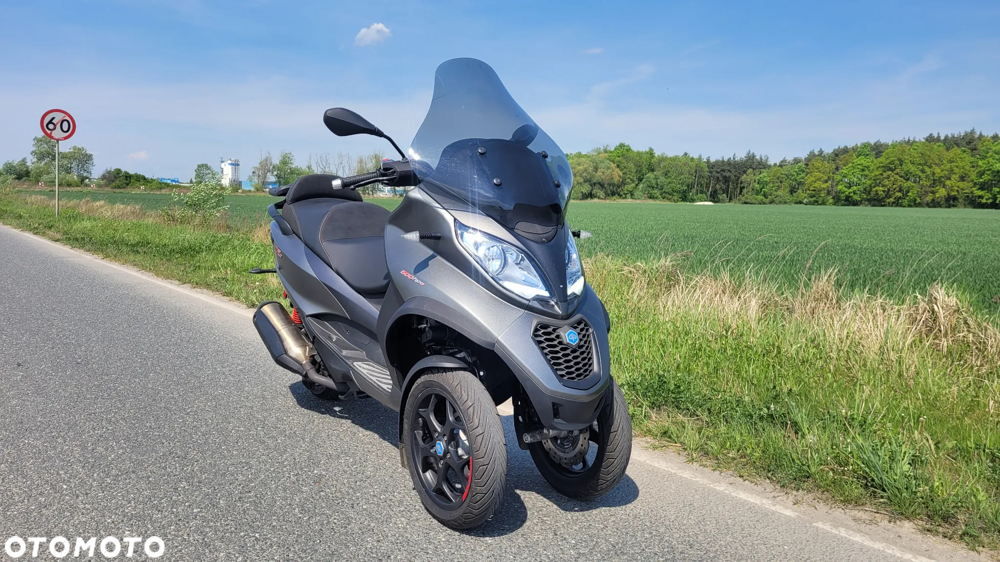 Piaggio MP-3 - 10