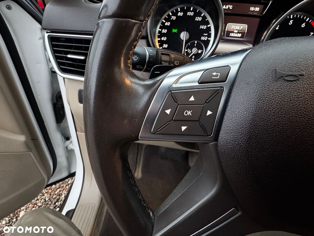 Mercedes-Benz ML 350 4MATIC (BlueEFFICIENCY) 7G-TRONIC - 36