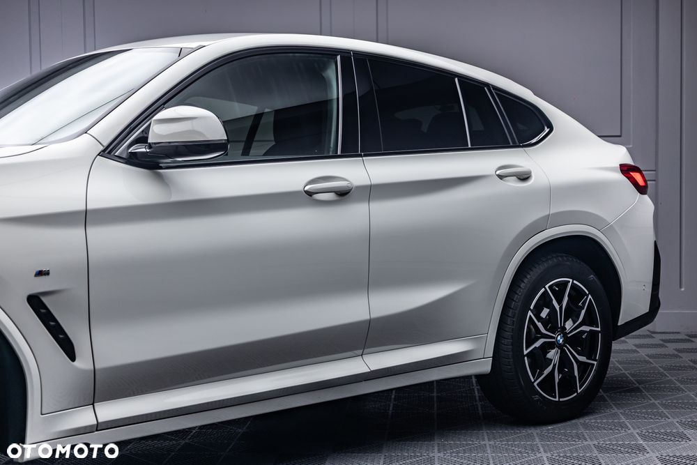 BMW X4 xDrive20i sport - 37