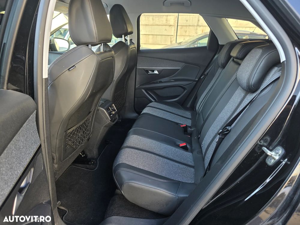 Peugeot 3008 1.2 PureTech Turbo S&S EAT8 Allure - 10