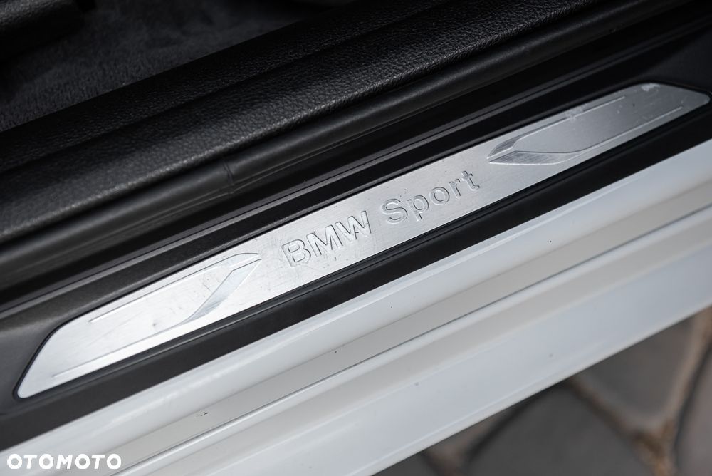 BMW 3GT 328i Sport-Aut Sport Line - 34