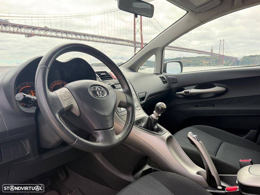Toyota Auris 1.4 D-4D Comfort - 4