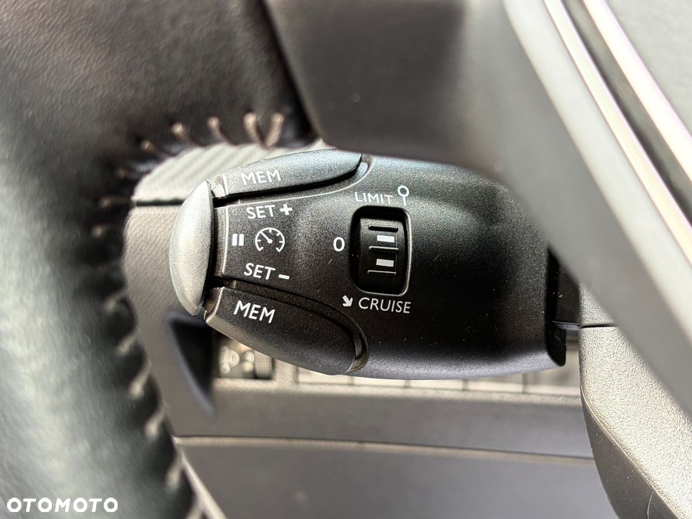 Peugeot 2008 1.5 BlueHDi Allure Pack S&S EAT8 - 25
