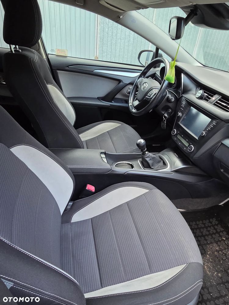 Toyota Avensis 1.8 Prestige - 6