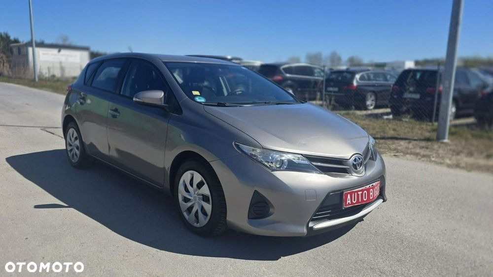 Toyota Auris - 4