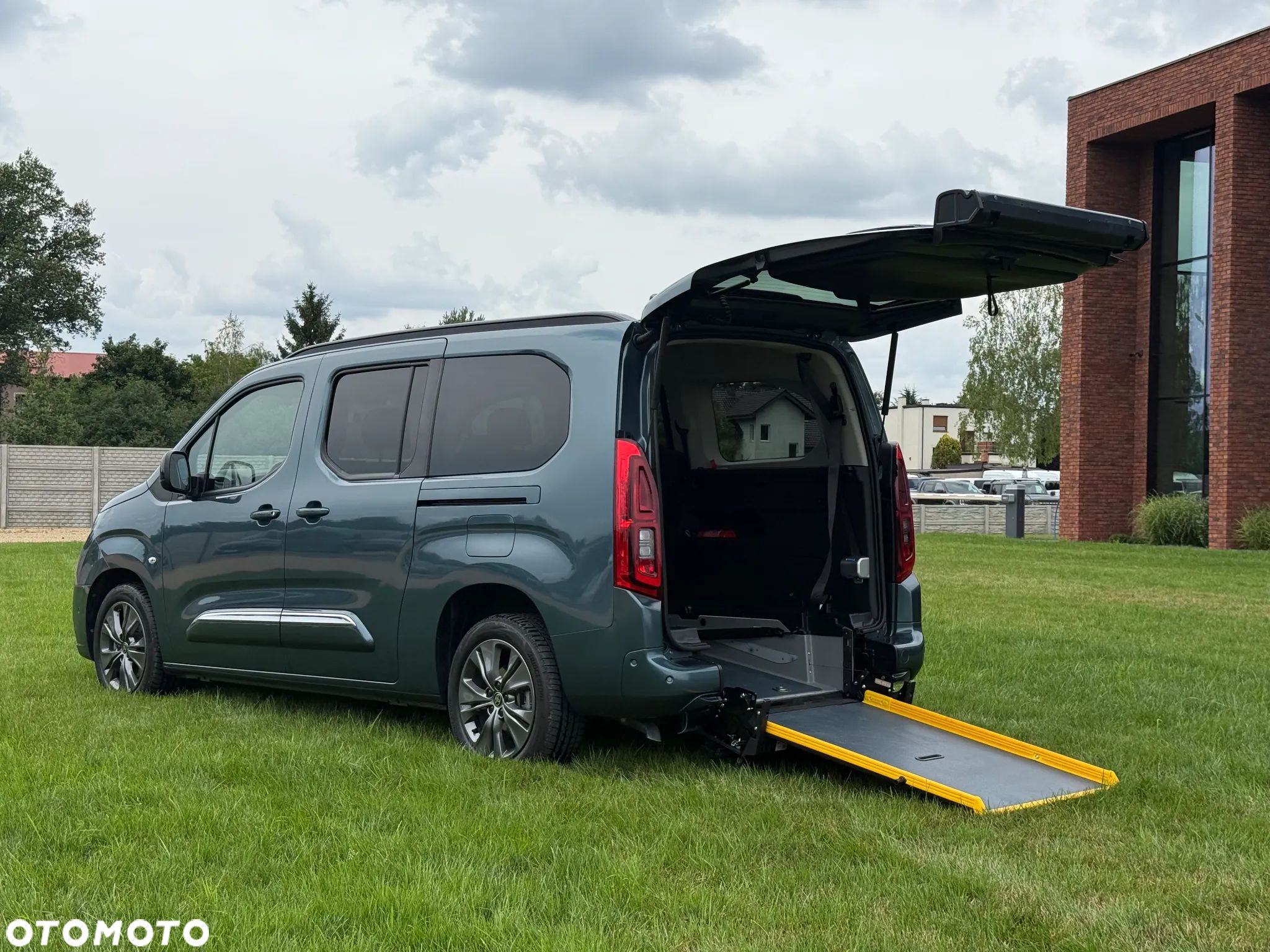 Toyota Proace City Verso 1.5 D-4D VIP - 1