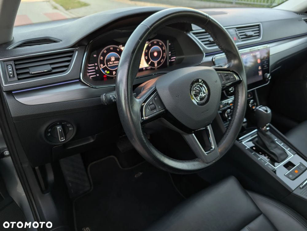 Skoda Superb 2.0 TDI DSG Style - 9