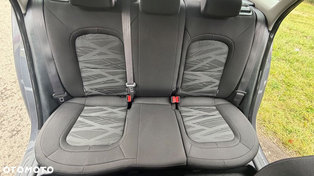 Kia Ceed - 24
