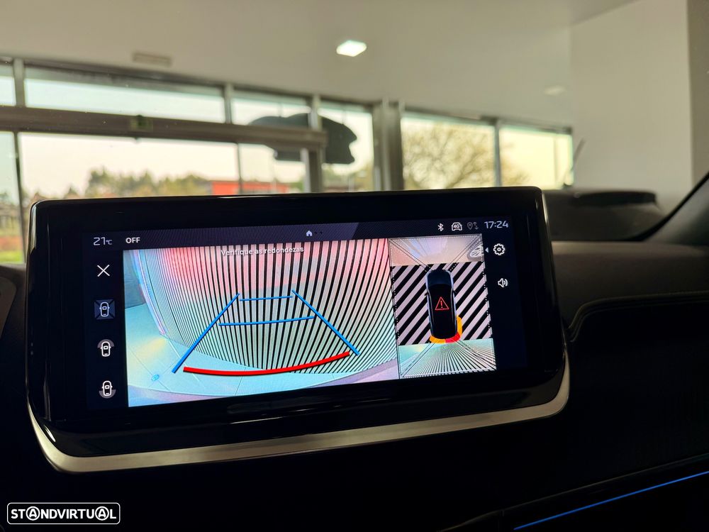 Peugeot 2008 PureTech 130 EAT8 GT - 12