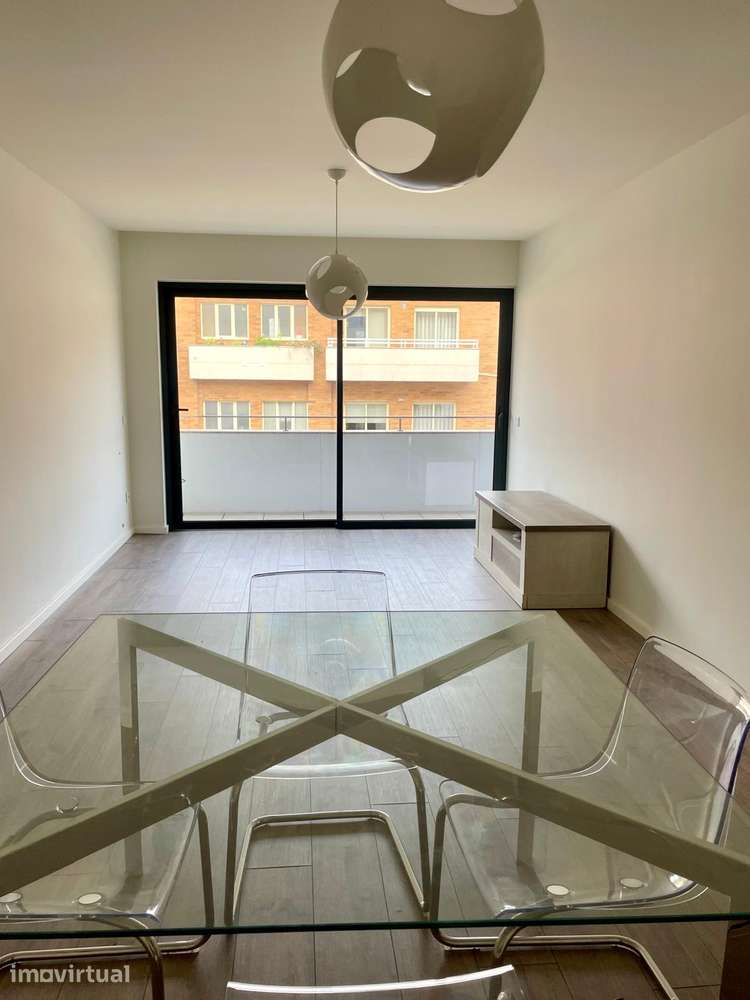 Apartamento T2 com varanda e garagem em Guimarães - Grande imagem: 5/12