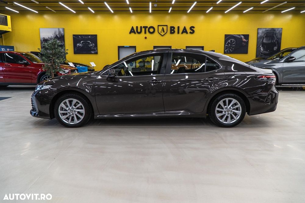 Toyota Camry Executive - 17